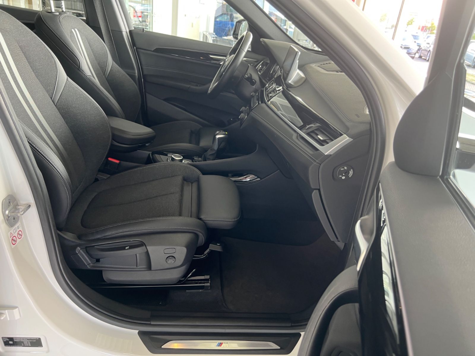 BMW X1 xDrive25e M Sportpaket - Samsaru's Car Outlet
