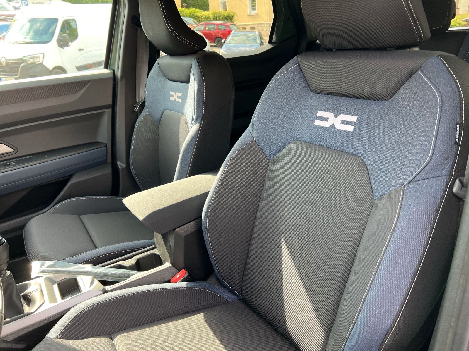 Dacia Duster TCe 130 Journey - Samsaru's Car Outlet