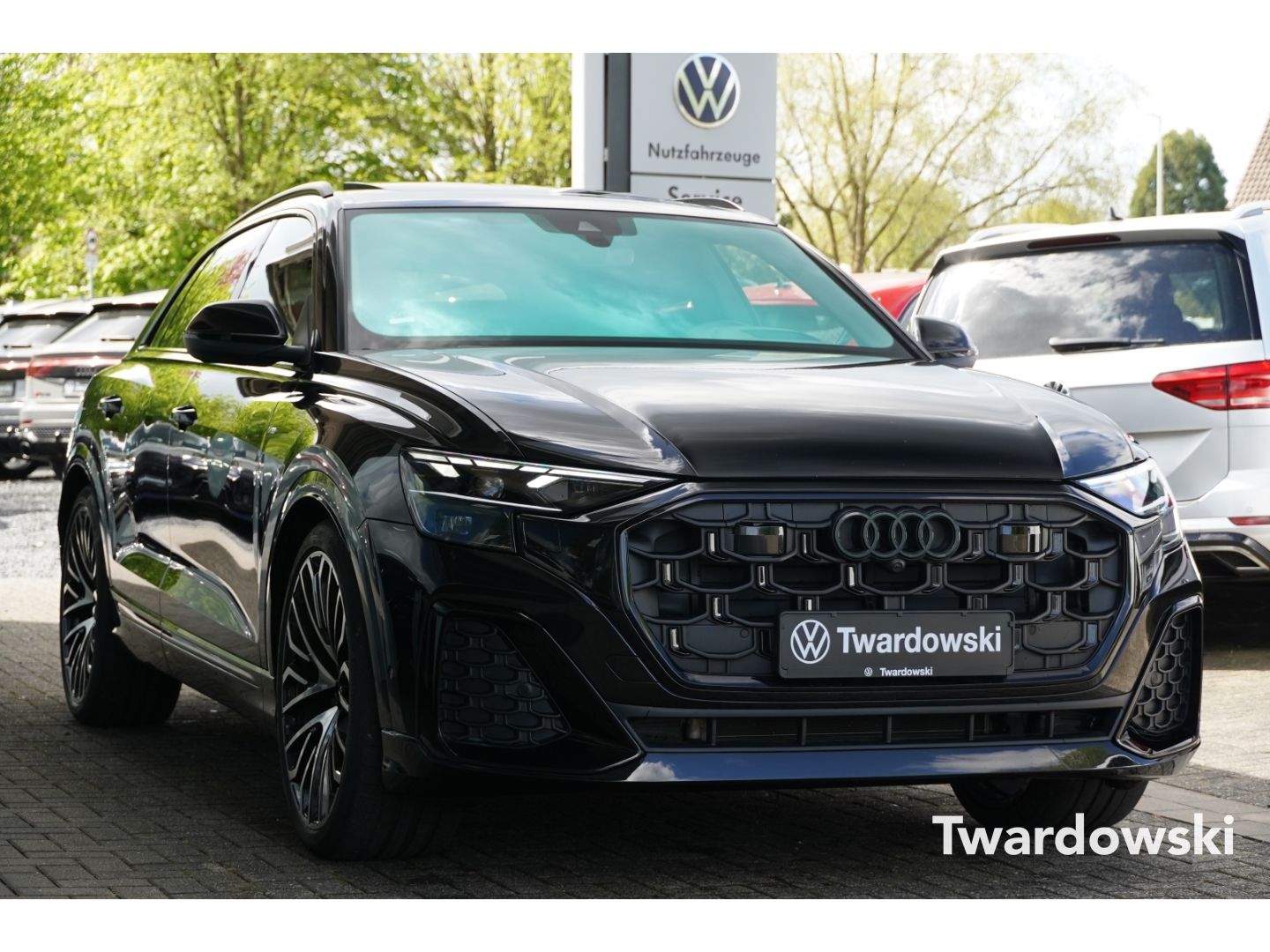 Audi Q8 50 TDI S line Pano HUD Matrix 23''B&O AHK 360