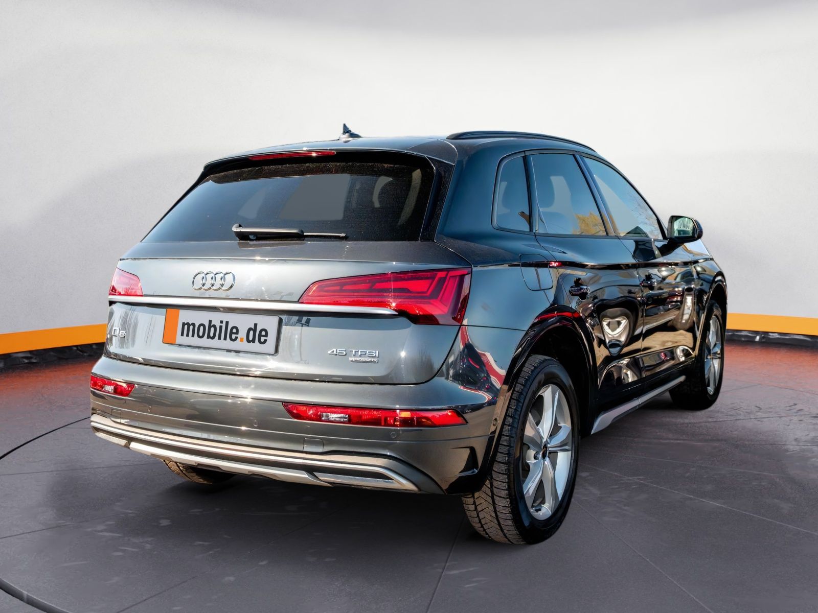 Audi Q5 45 TFSI - Samsaru's Car Outlet