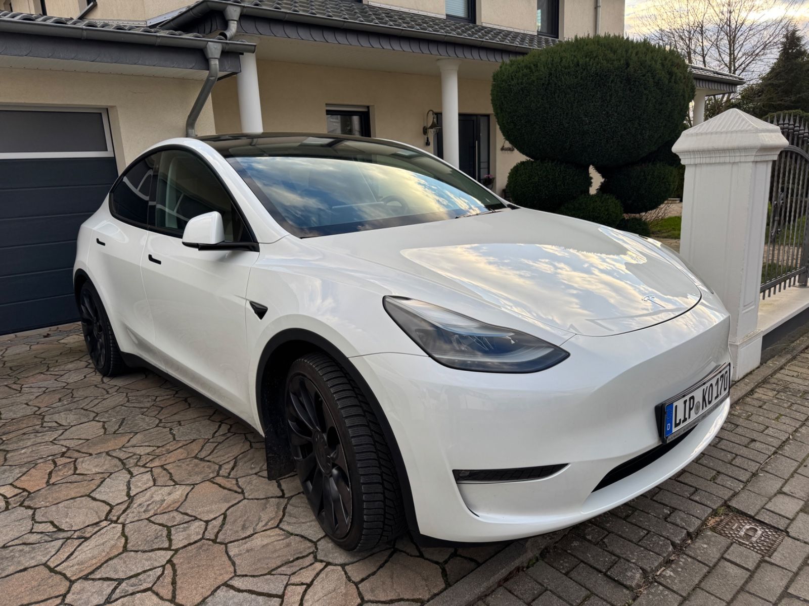 Tesla Model Y Performance Dual AWD Autopilot MwSt. 21"