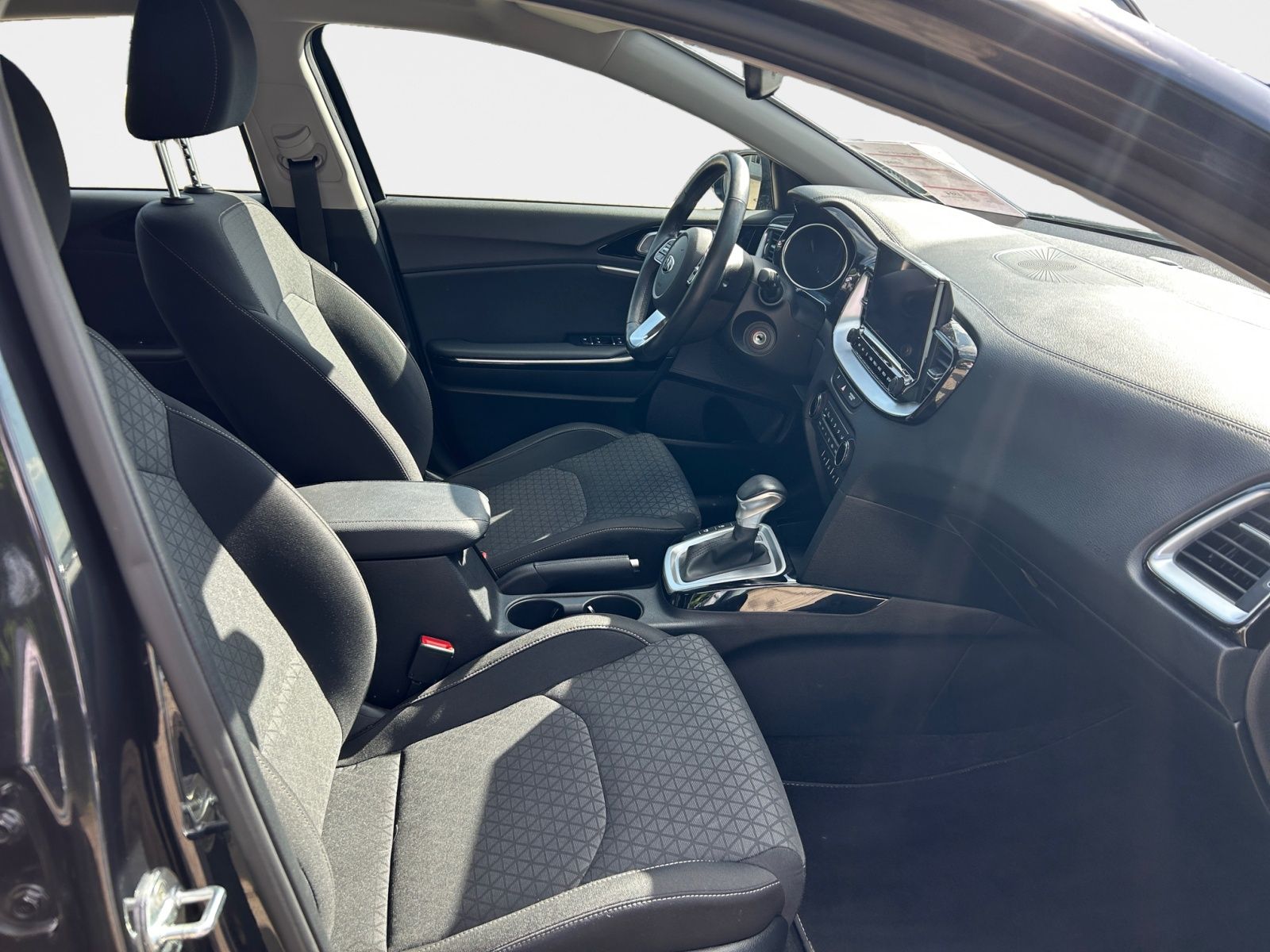 Kia cee'd 1.4 T-GDI Vision - Samsaru's Car Outlet