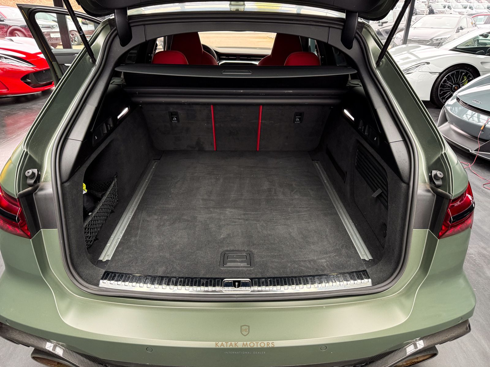Audi RS6 PERFORMA/FULLCARBON/DYNAMIK+/PANO/B&O/HEADUP