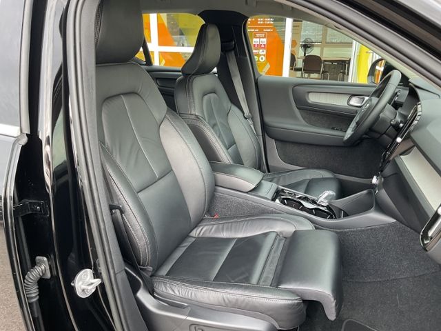 Volvo XC40 B4 Plus Bright AWD AHK LEDER STANDHZ