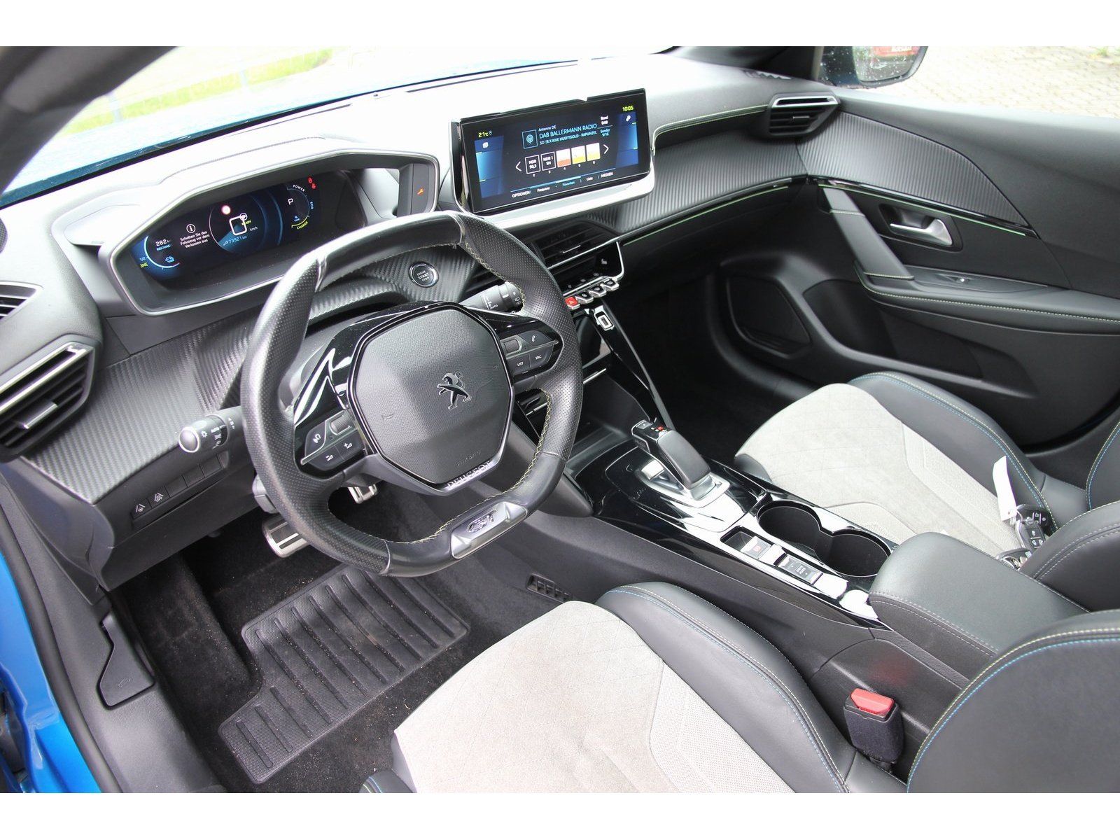 Peugeot 208 e-GT - Samsaru's Car Outlet