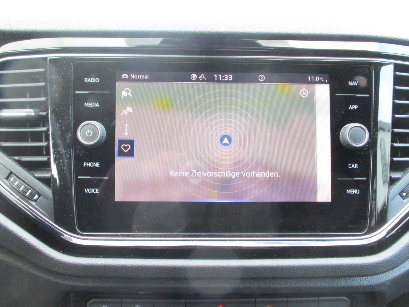 Volkswagen T-Roc Sport - Samsaru's Car Outlet