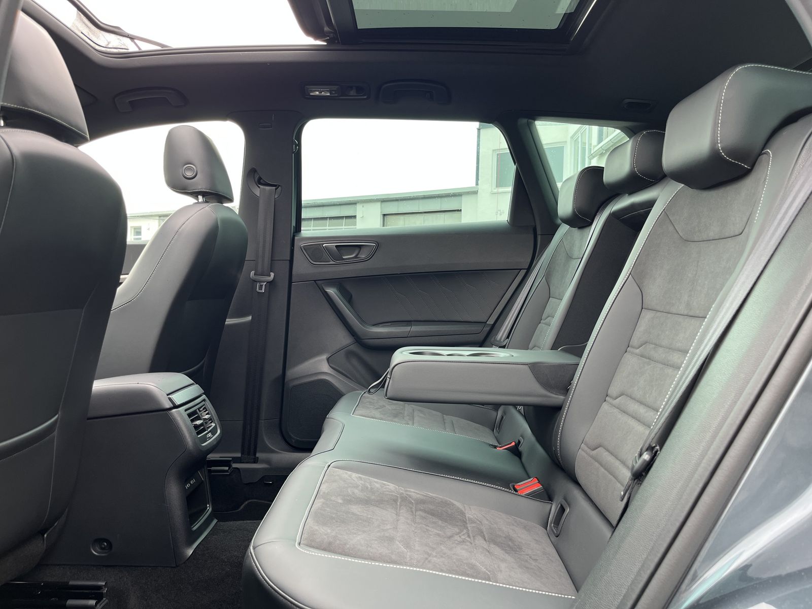 Seat Ateca 1.5 TSI DSG Xperience AHK PANO Navi 360RFK