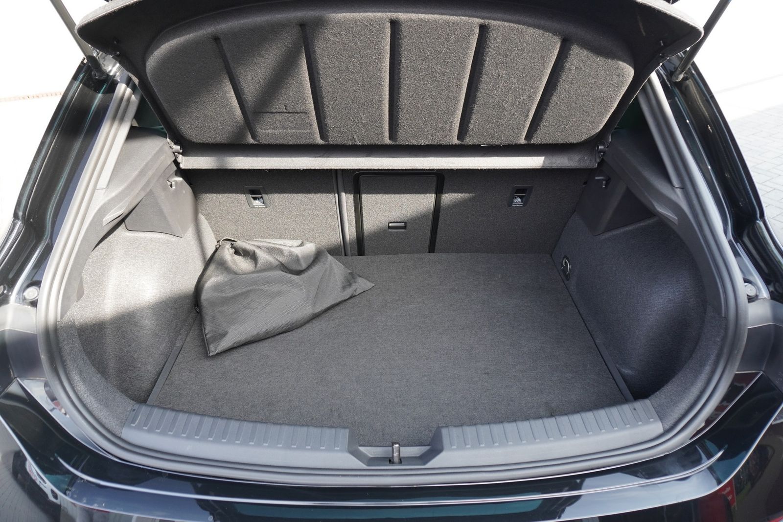 Cupra Leon 1.4 e-HYBRID - Samsaru's Car Outlet