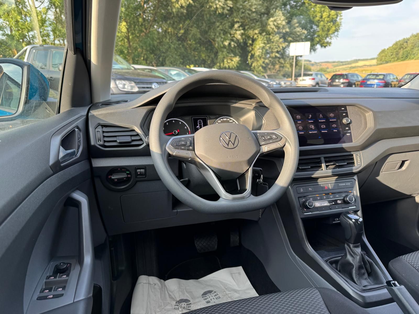 Volkswagen T-Cross 1.0 TSI DSG Trendline - Samsaru's Car Outlet