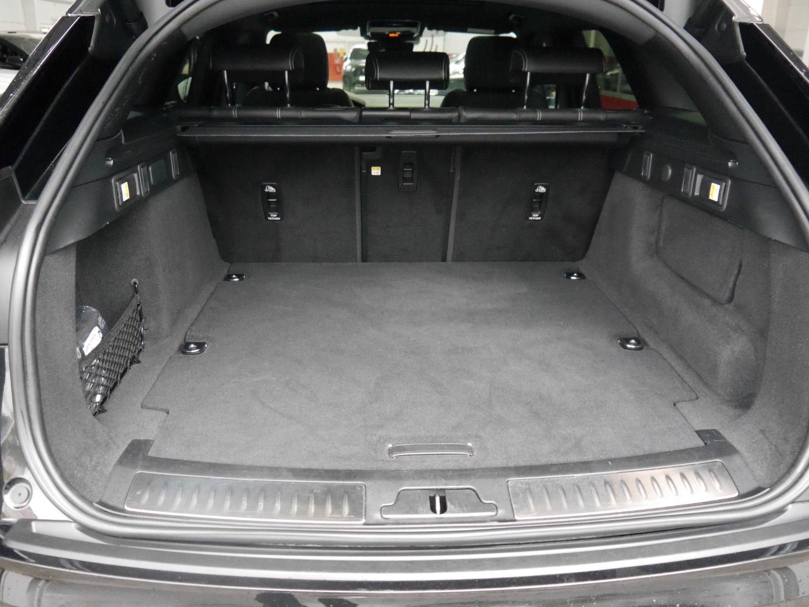 Range Rover Velar P400e S - Samsaru's Car Outlet