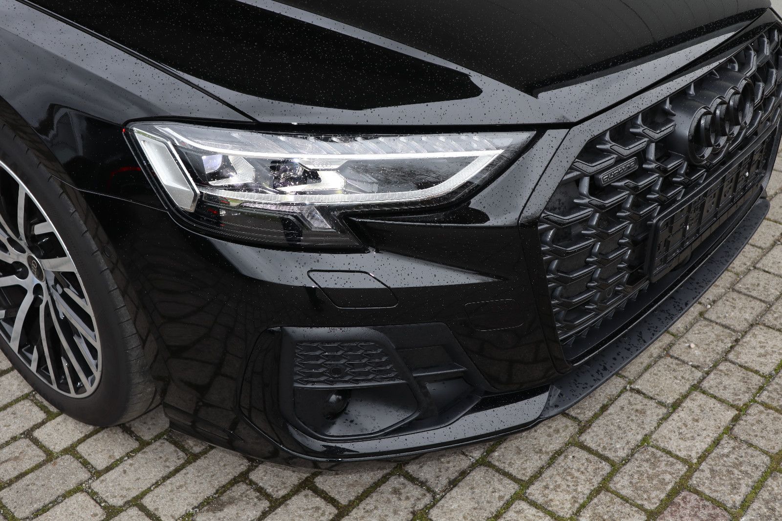 Audi A8L 60 TFSIe lang S-Line - Samsaru's Car Outlet
