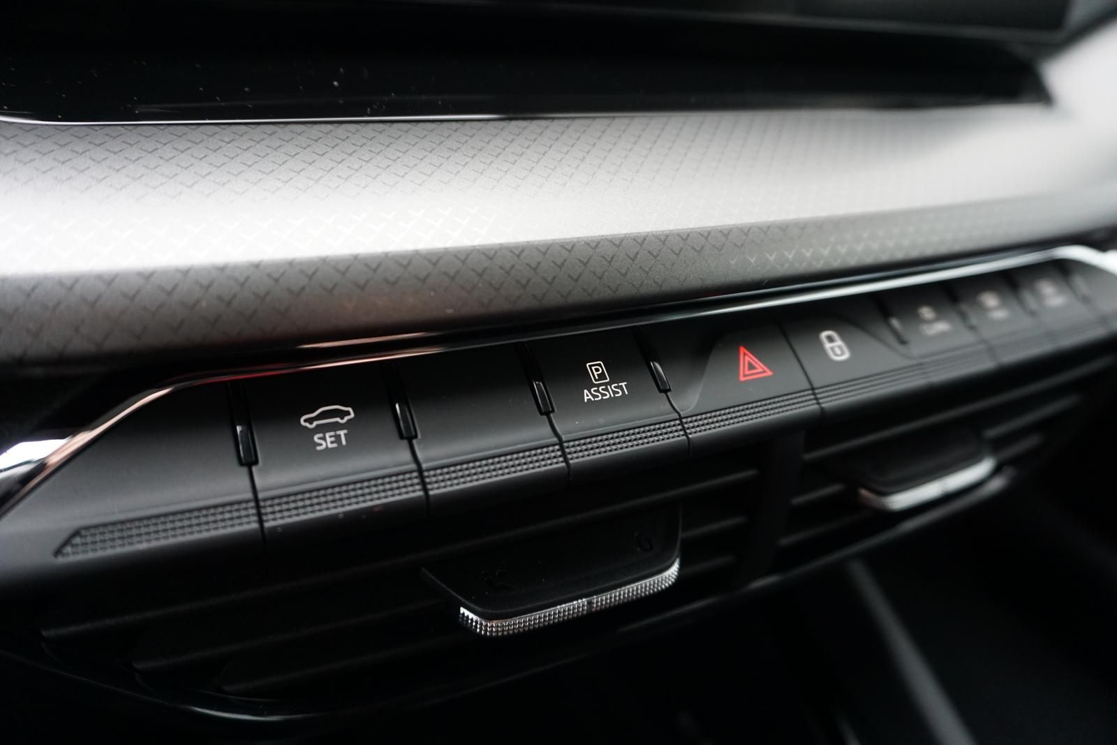 Skoda Octavia Combi Ambition 1.5 TSI - Samsaru's Car Outlet