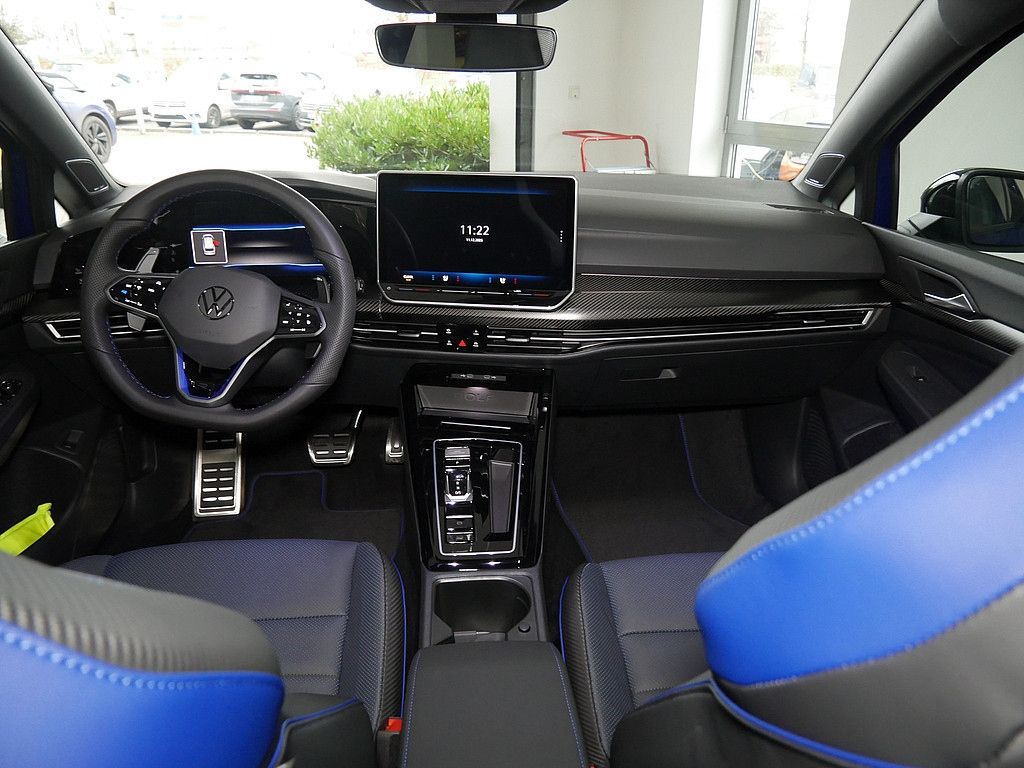 Volkswagen Golf Variant R 2.0 TSI 4Motion DSG PANO AHK MATR