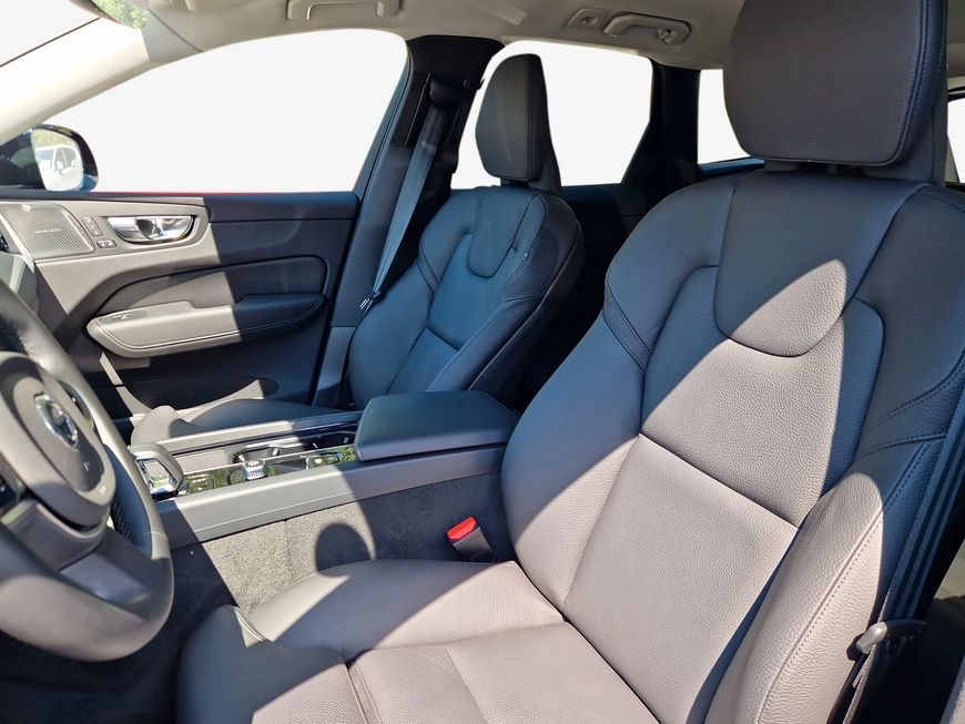 Volvo XC60 B5 B AWD Plus Dark