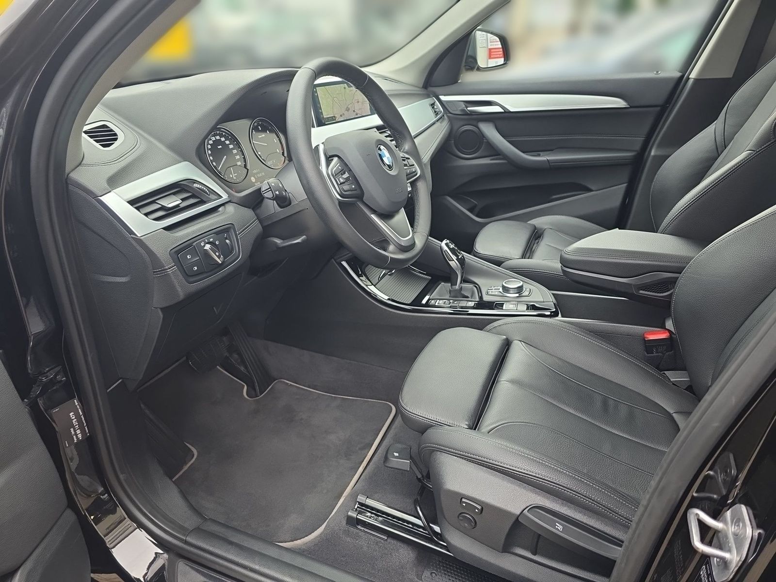 BMW X1 xDrive18d M-Le - Samsaru's Car Outlet