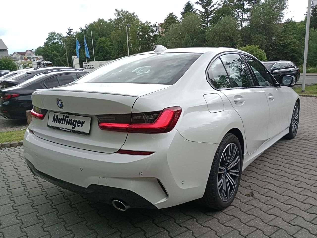 BMW 320i xDrive M Sport - Samsaru's Car Outlet