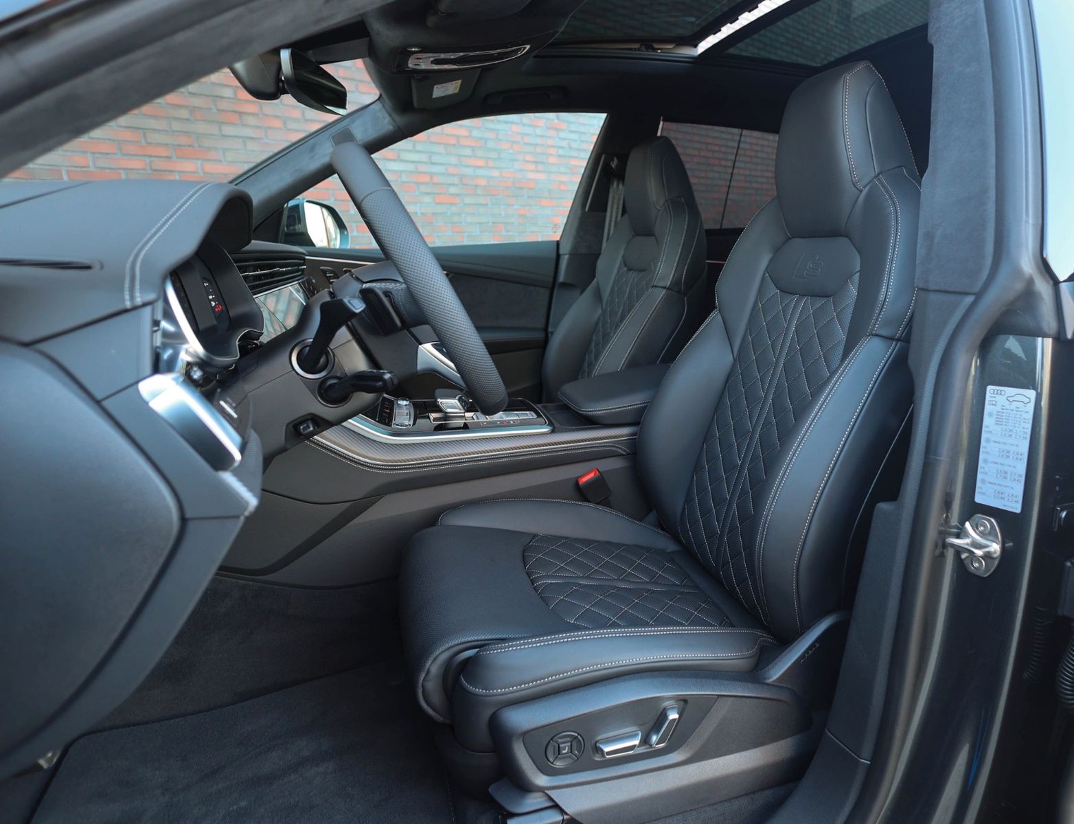 Audi Q8 60 TFSIe Quattro Advanced - Samsaru's Car Outlet