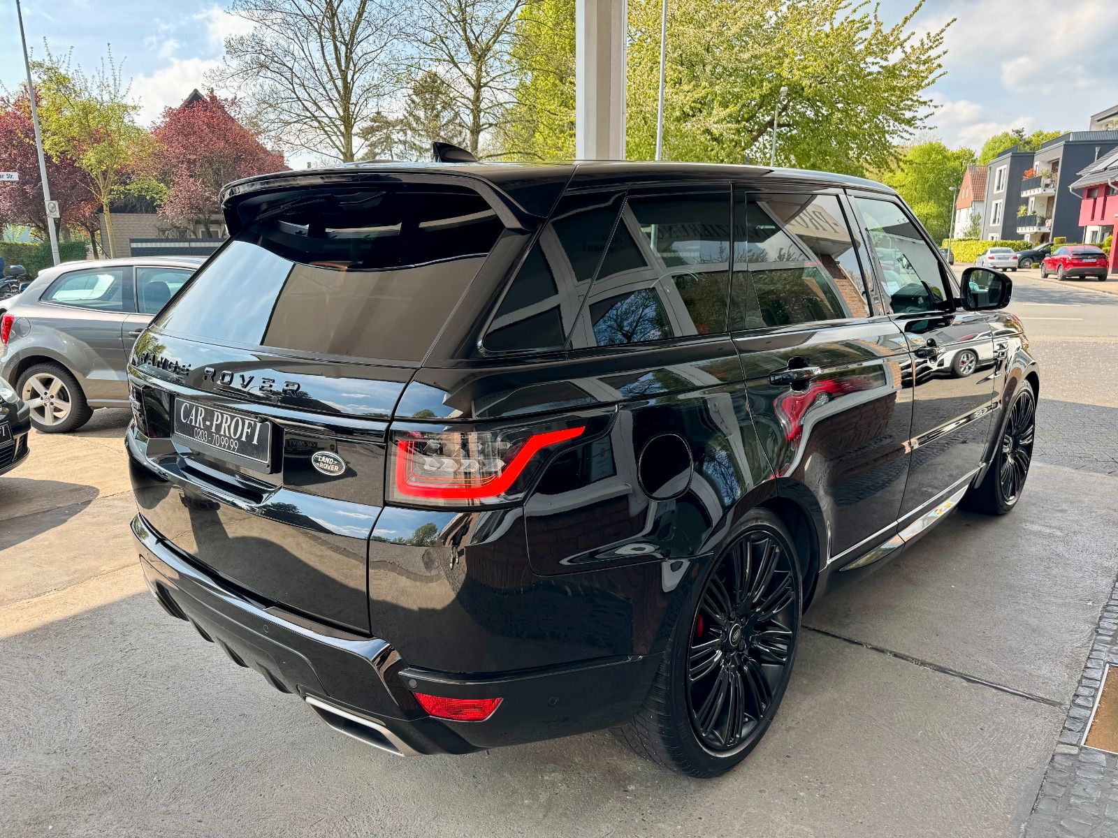 Range Rover Sport HSE Dynamic - Samsaru's Car Outlet