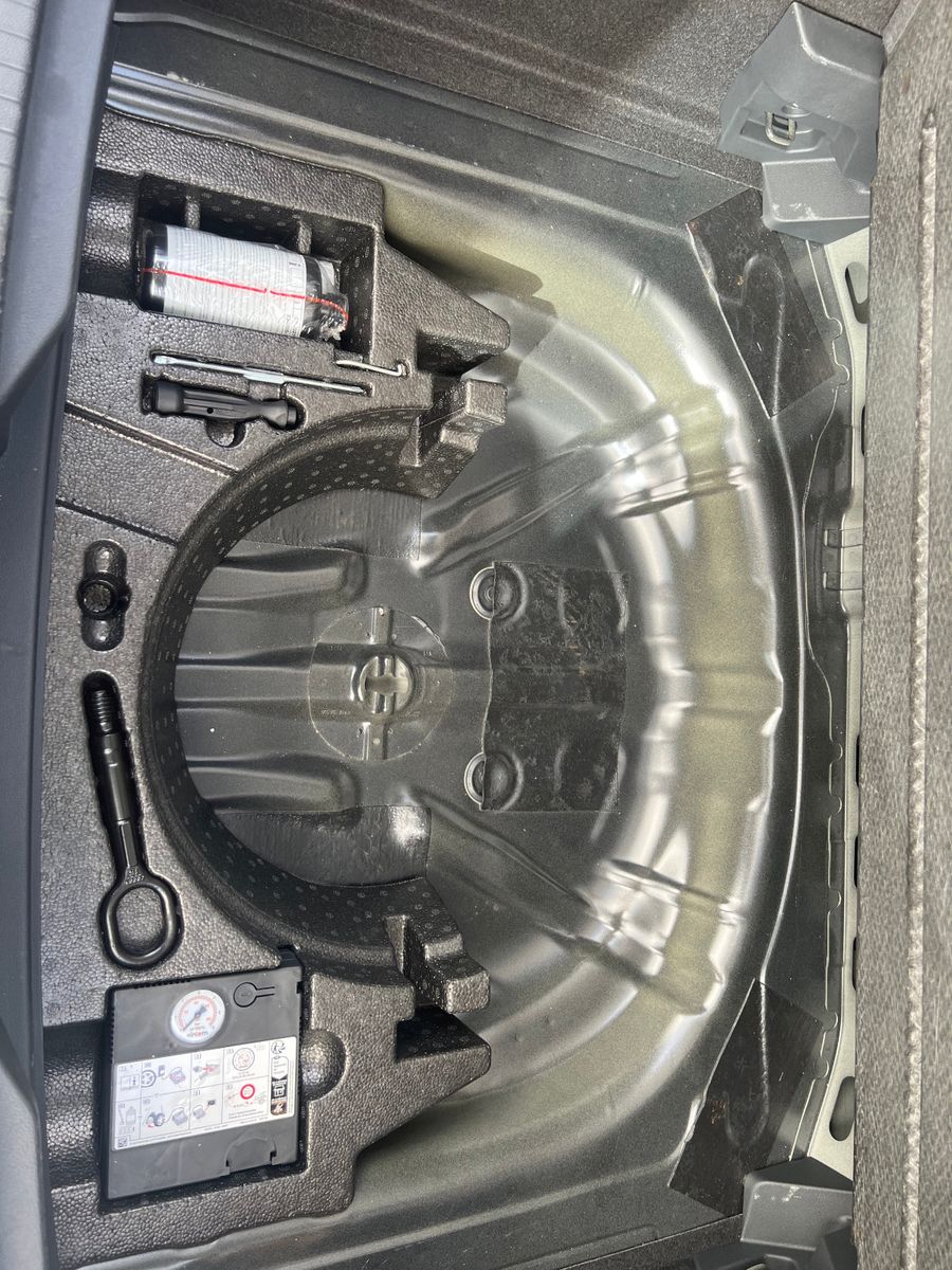 Volkswagen T-Roc Life TSI - Samsaru's Car Outlet