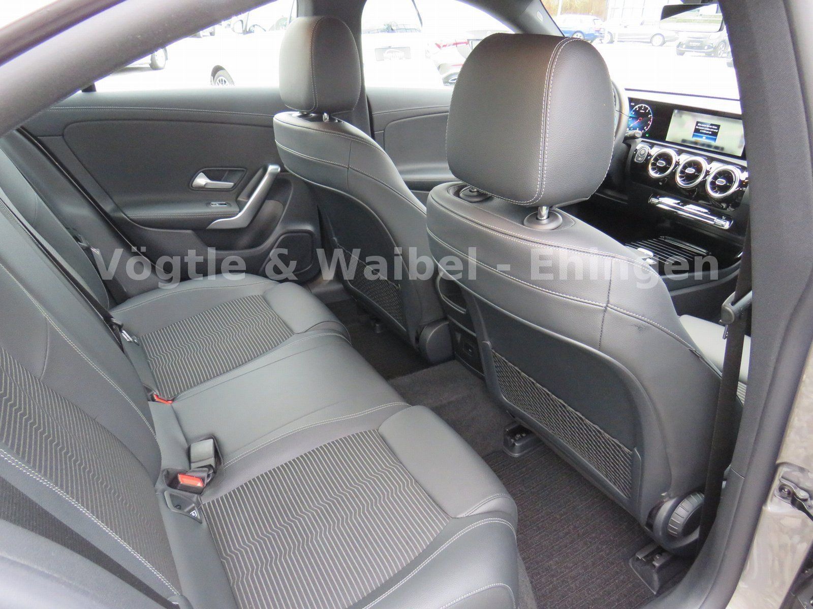 Mercedes-Benz CLA 200 PROGRESSIVE - Samsaru's Car Outlet