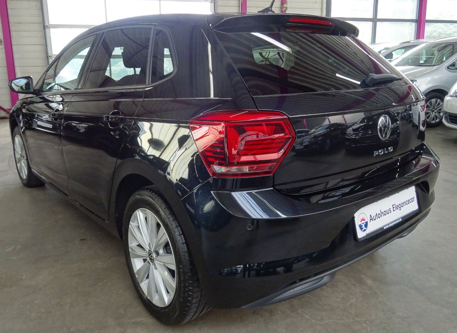 Volkswagen POLO 1.0 TSI Highline - Samsaru's Car Outlet