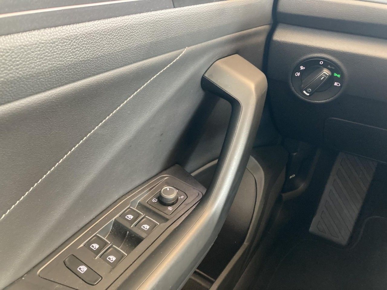 Volkswagen T-Roc 1.0 TSI Style - Samsaru's Car Outlet