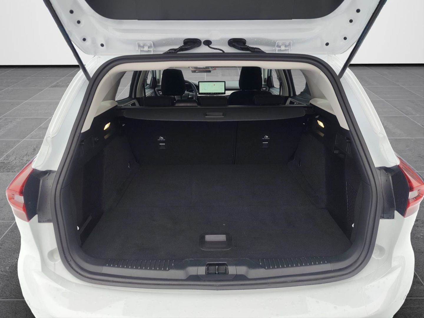 Ford Focus Turnier Titanium Automatik Navi LED ACC Ci