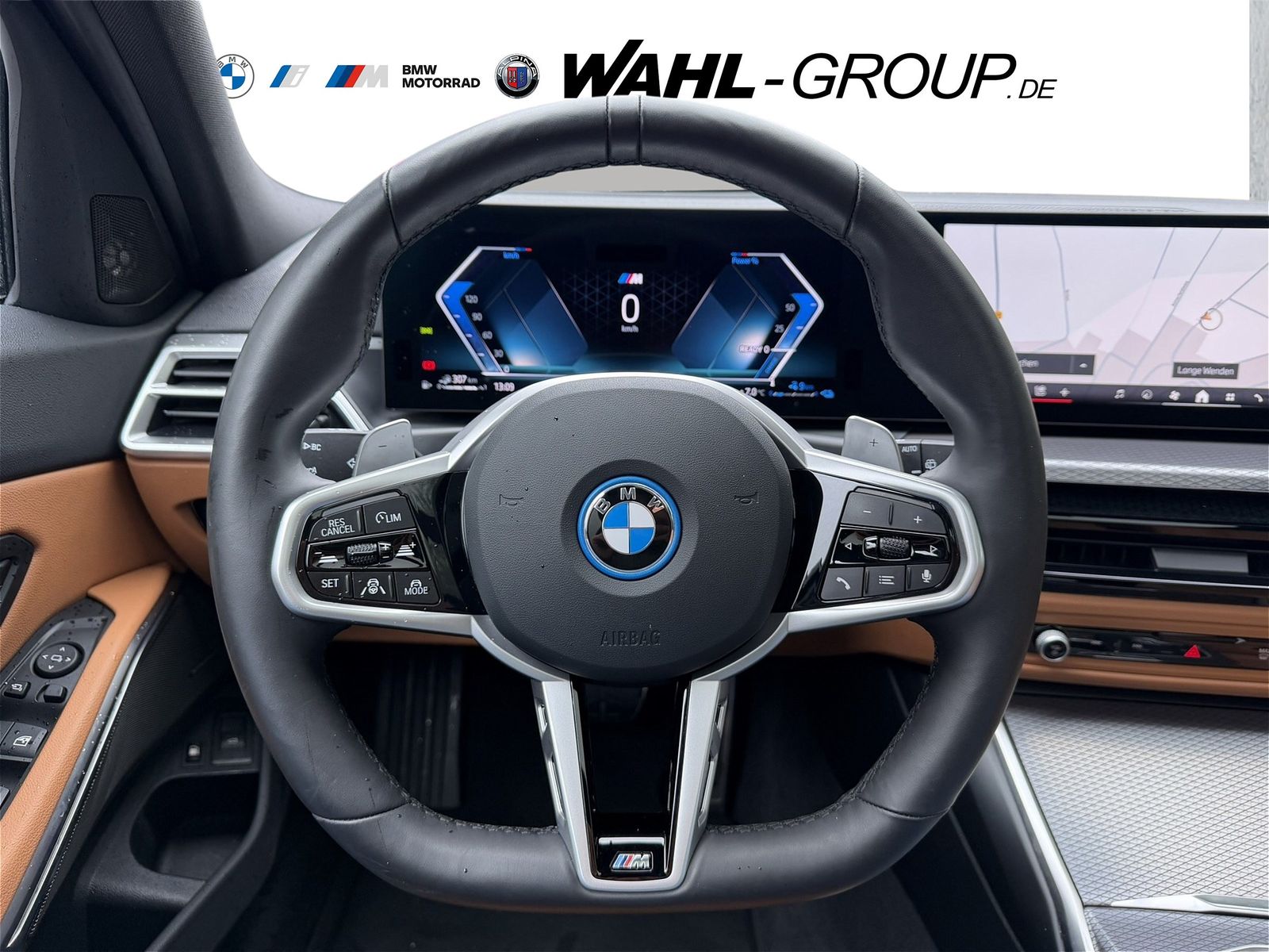 BMW 330e xDrive M Sport AHK Panorama eSitze HeadUp A
