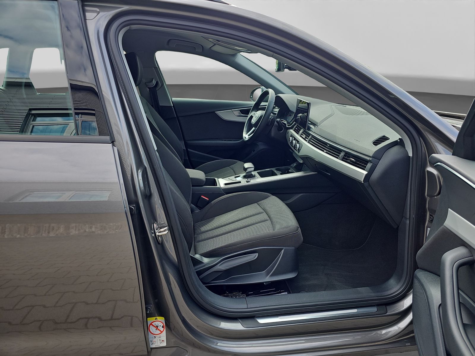 Audi A4 Avant 35 2.0 TDI - Samsaru's Car Outlet