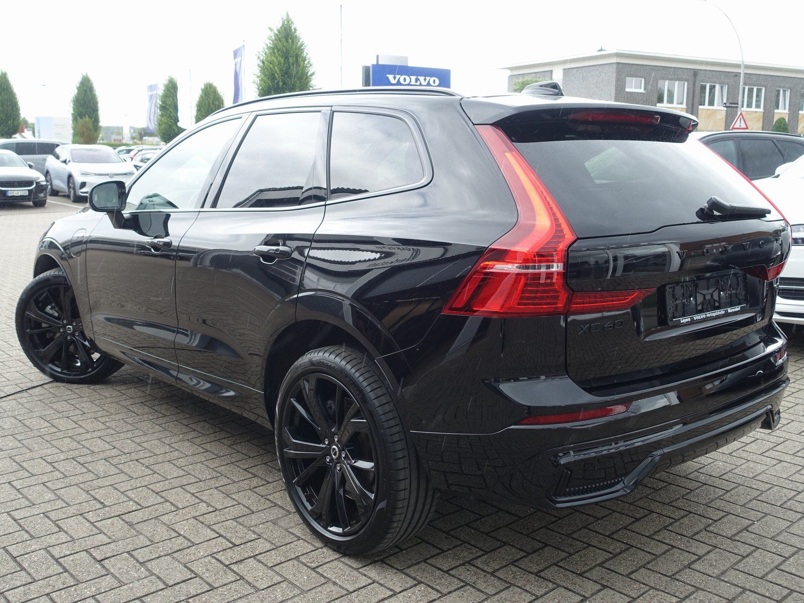 Volvo XC60 Black Edition Ultra T6 AWD - Samsaru's Car Outlet