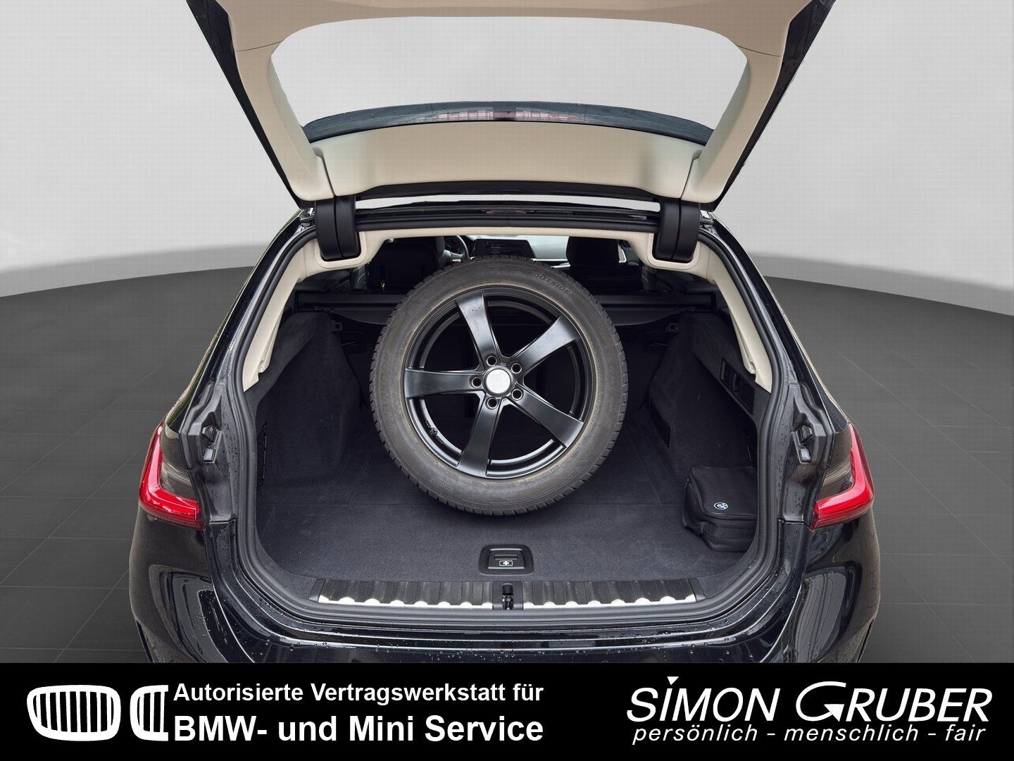 BMW 318 d touring Sport Line - Samsaru's Car Outlet