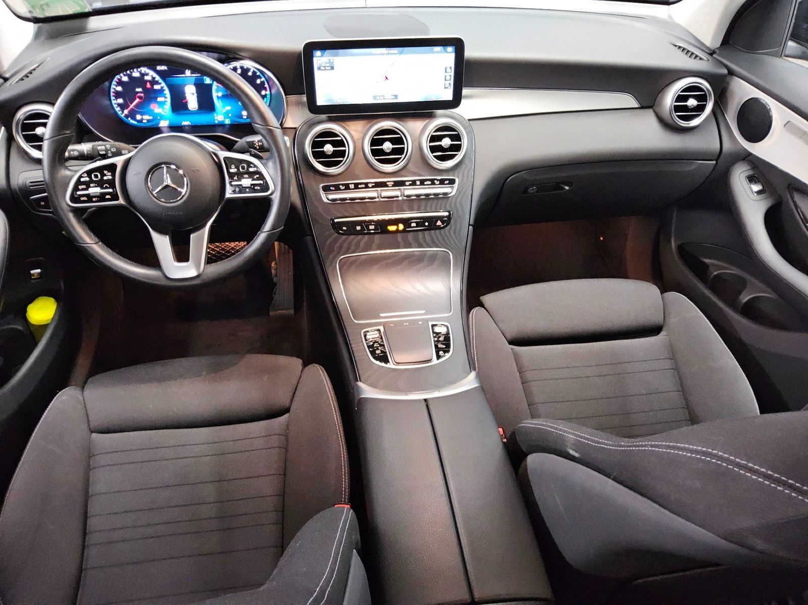 Mercedes-Benz GLC 300 de 4M Navi LED Widescreen 360° Distr.+