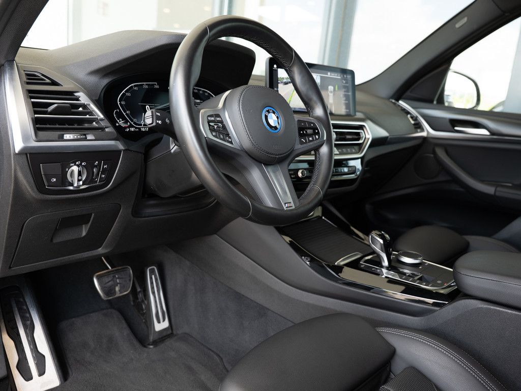 BMW X3 xDrive 30e M-Sportpaket - Samsaru's Car Outlet