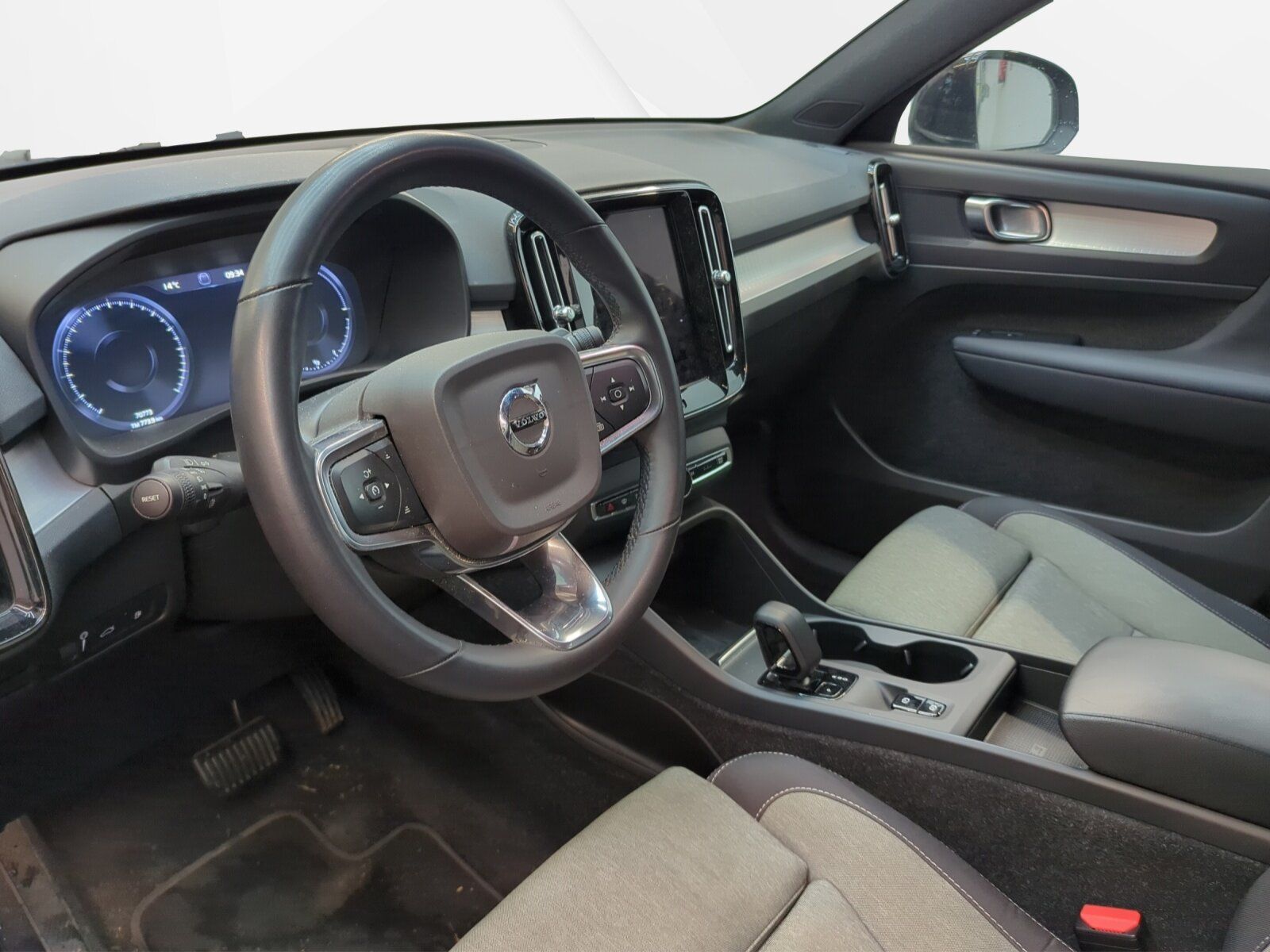 Volvo XC40 T4 Recharge Core AHK SHZ LHZ Navi LED