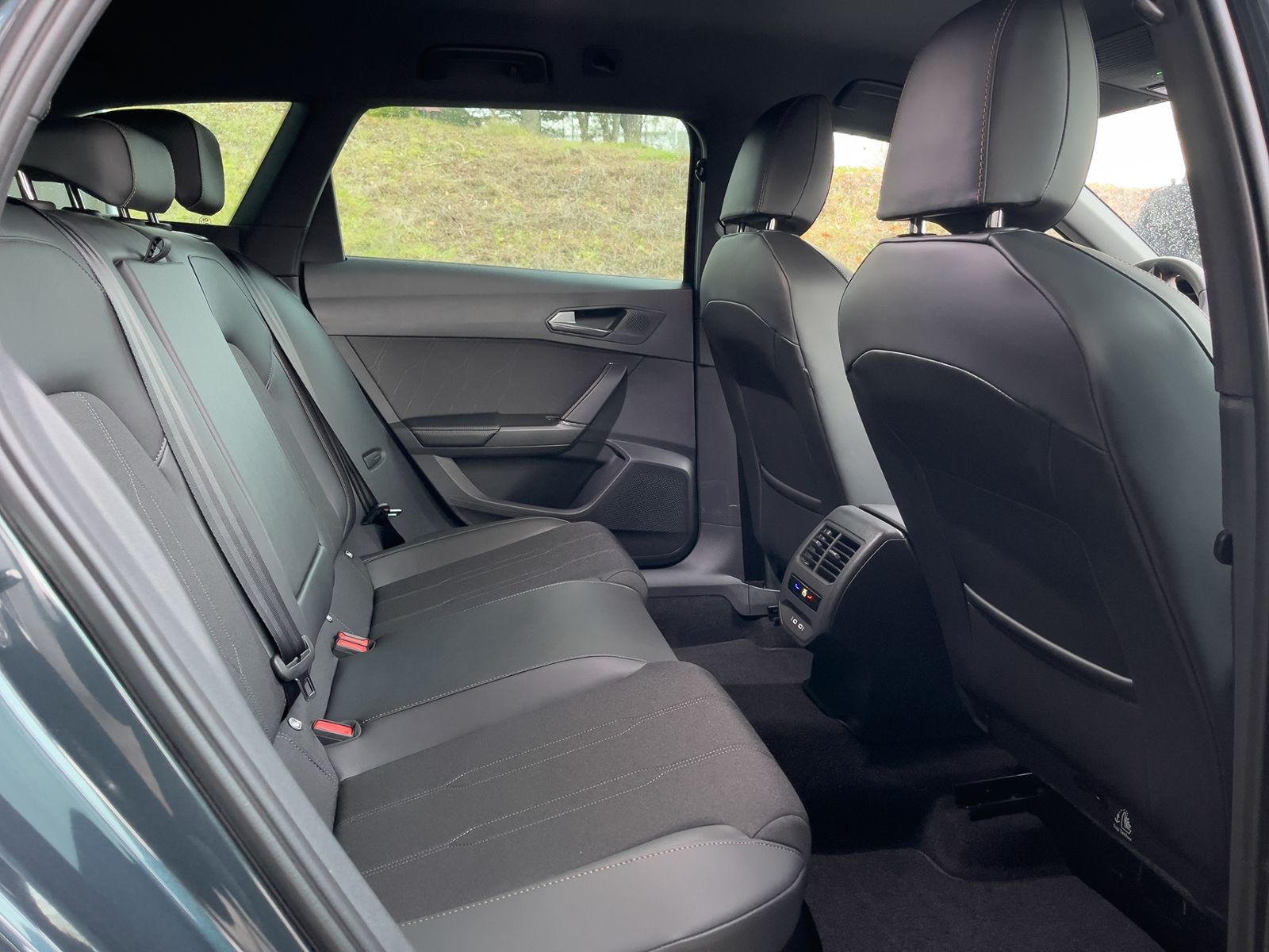 Cupra Leon Sportstourer 1.5 eTSI - Samsaru's Car Outlet