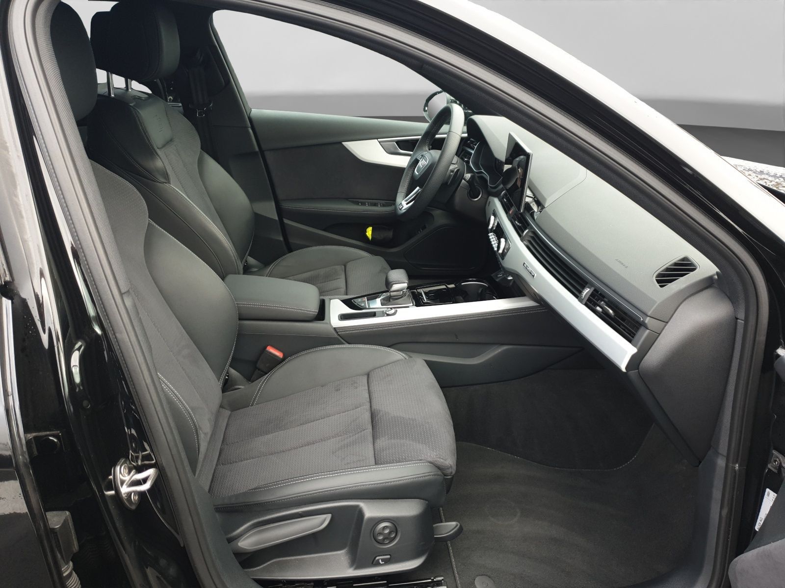 Audi A4 Avant 40 TFSI Q 2x S LINE AHK LM19 MATRIX-LED