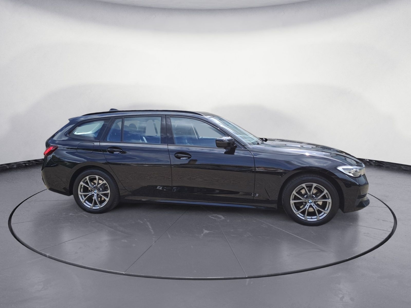 BMW 320d xDrive Touring Sport Line - Samsaru's Car Outlet