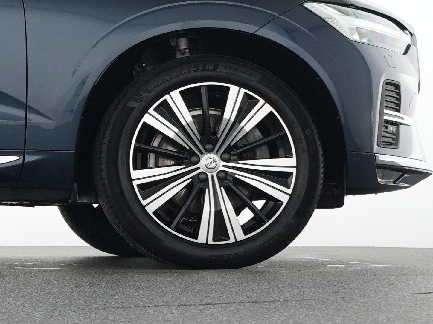 Volvo XC60 B5 AWD Ultimate Bright SONDERFINANZ: 1,99%*