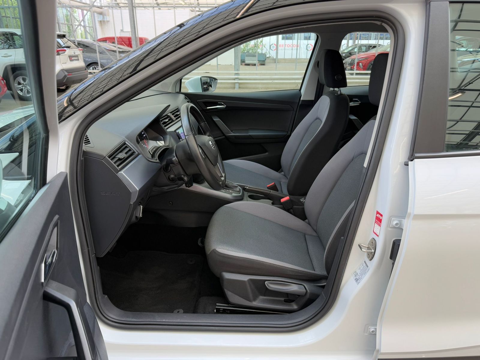 Seat Arona 1.0 TSI Style - Samsaru's Car Outlet
