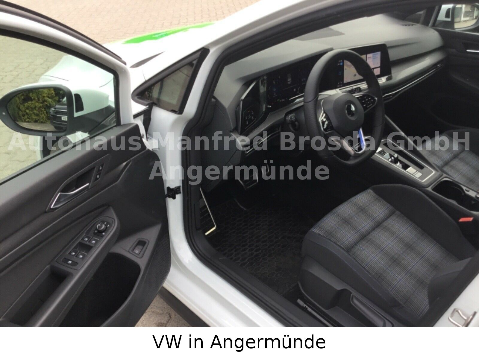 Volkswagen Golf VIII GTE eHybrid - Samsaru's Car Outlet