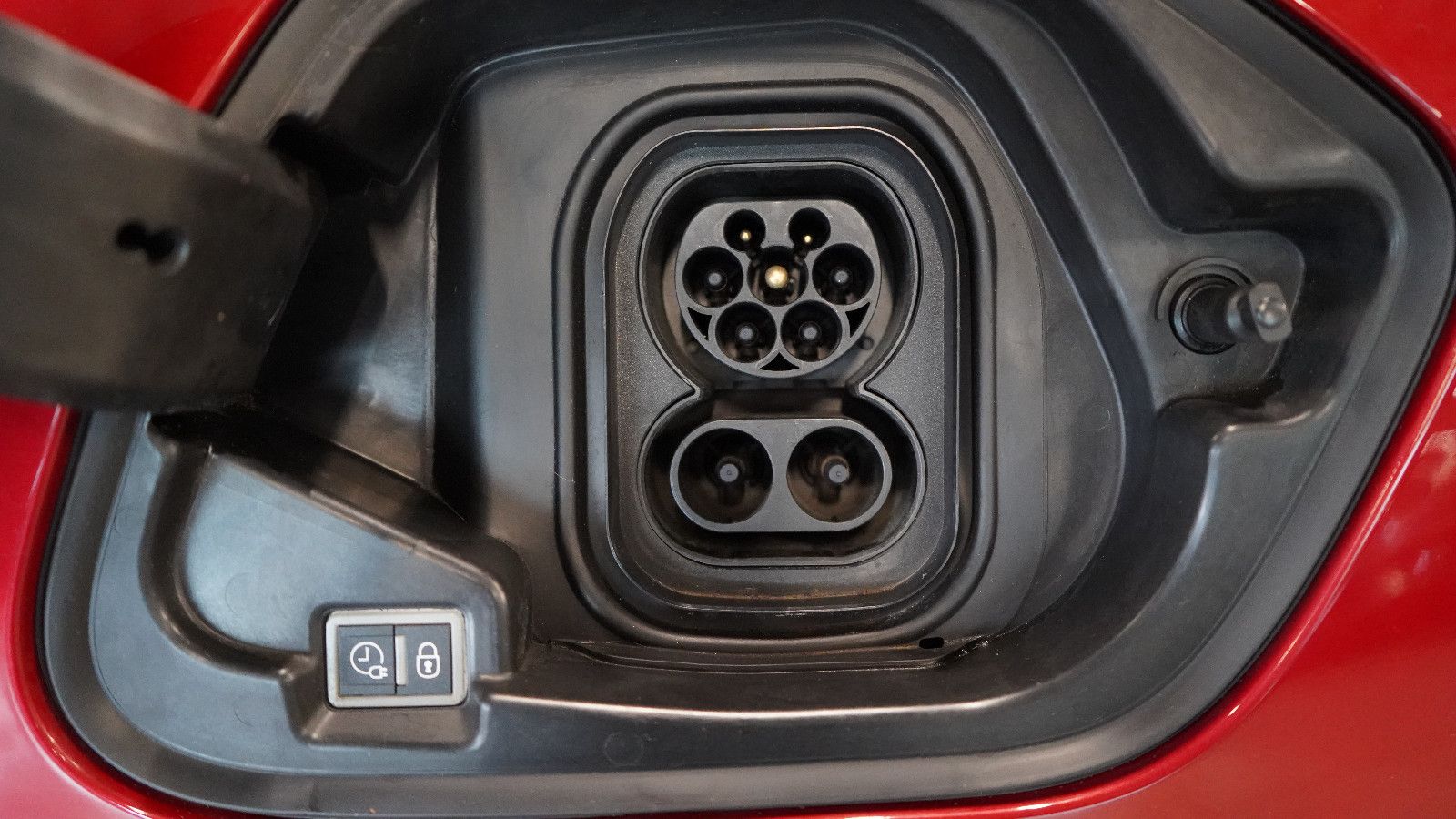 Opel Corsa F e Ultimate - Samsaru's Car Outlet