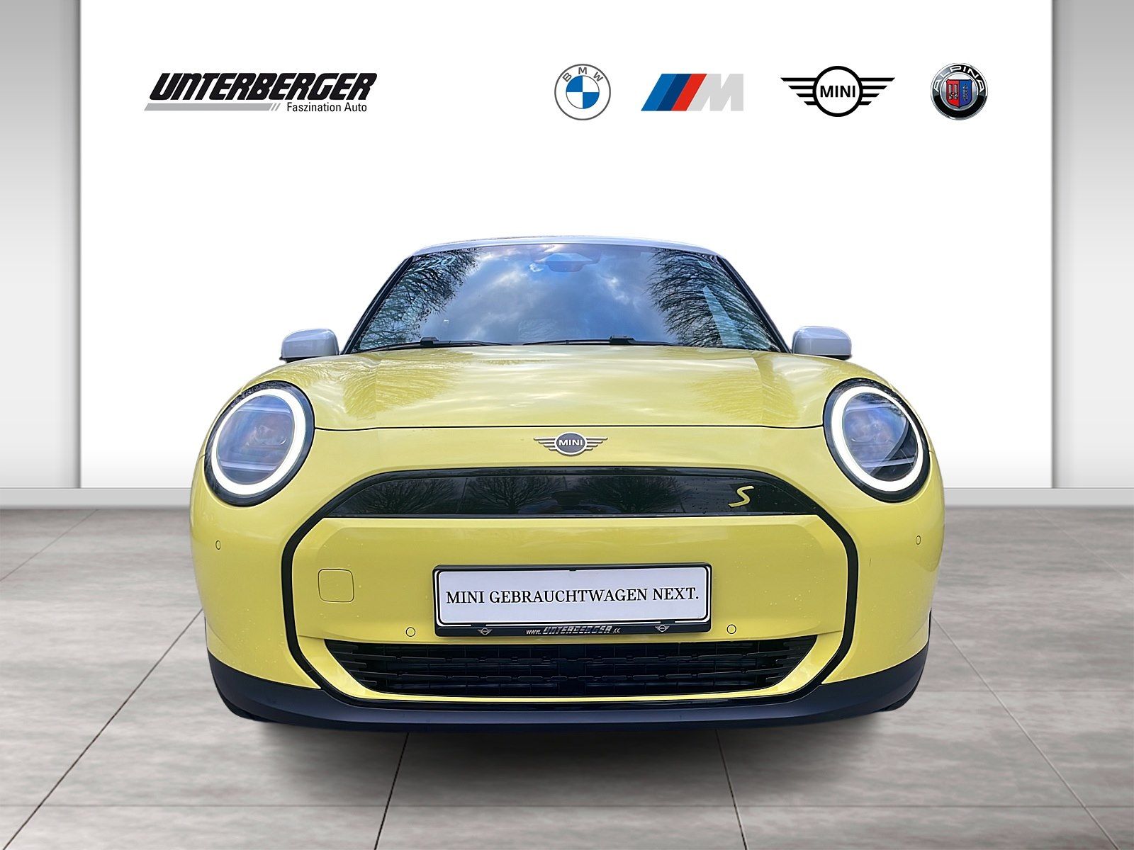 MINI Cooper SE M Classic - Samsaru's Car Outlet