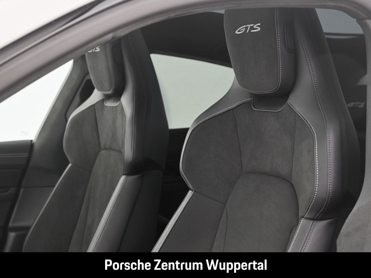 Porsche Taycan GTS InnoDrive Head-Up LED-Matrix BOSE