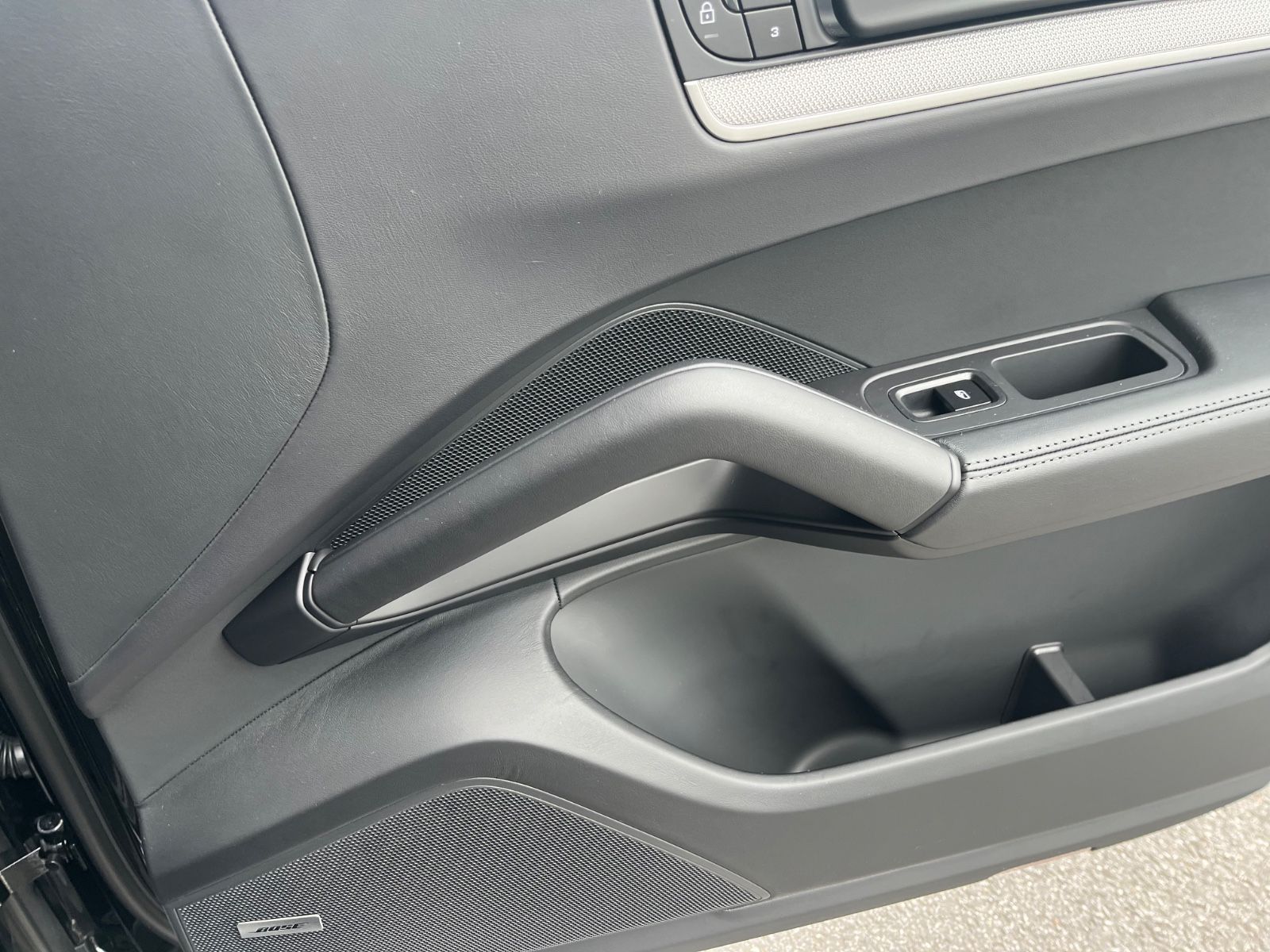 Porsche Cayenne Coupe-BOSE-LUFT-BOSE-ABGAS