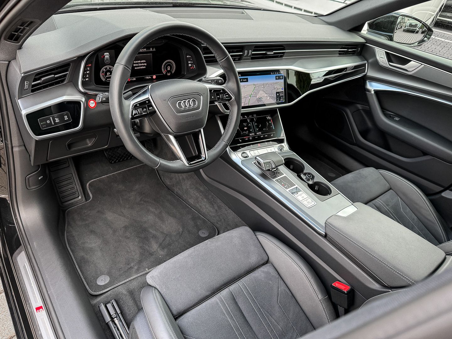Audi A6 Avant 40 TDI quattro S line - Samsaru's Car Outlet
