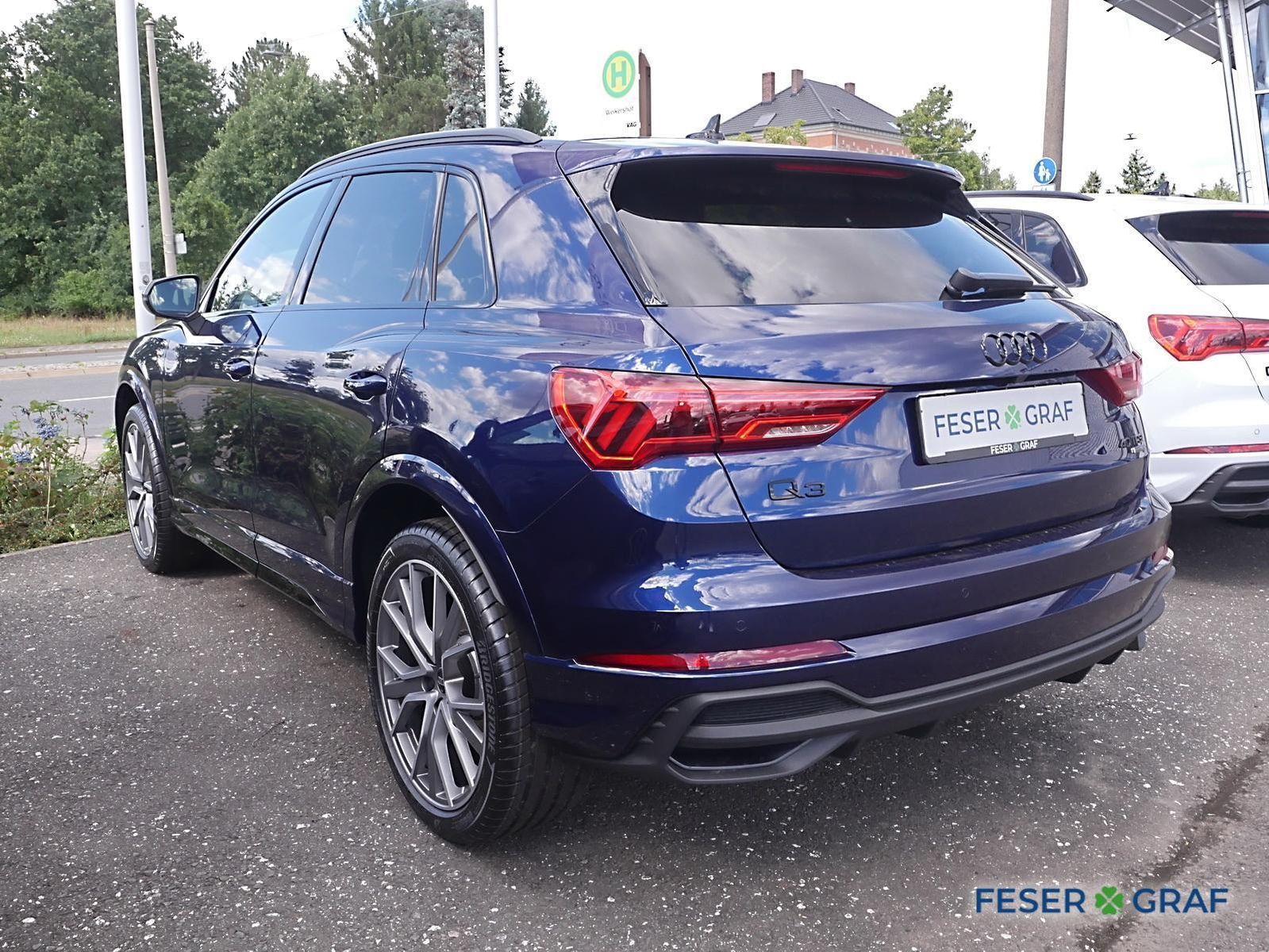 Audi Q3 S line 40 TFSI quattro AHK Pano RFK ACC LED