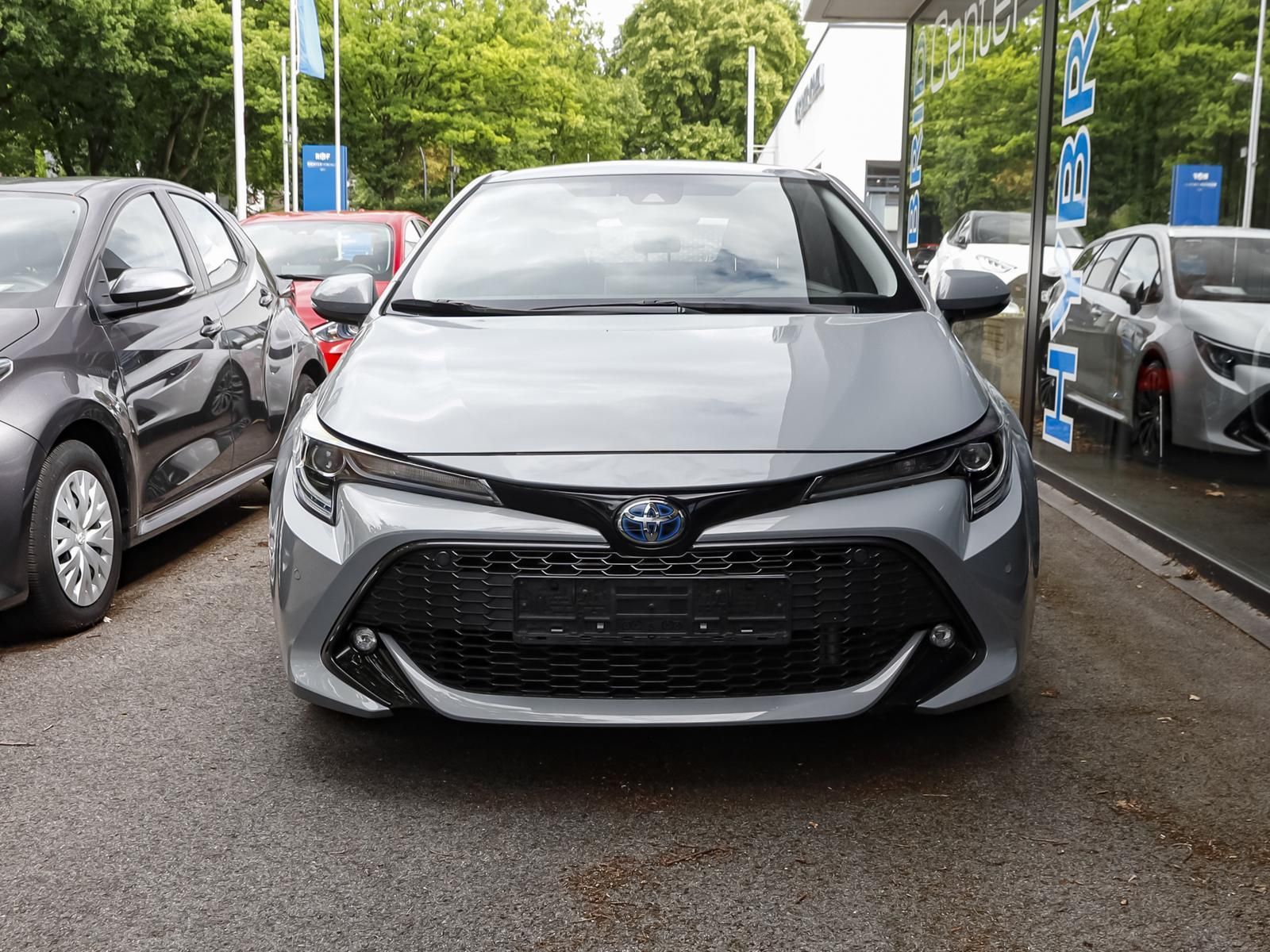 Toyota Corolla 1.8 HYBRID - Samsaru's Car Outlet
