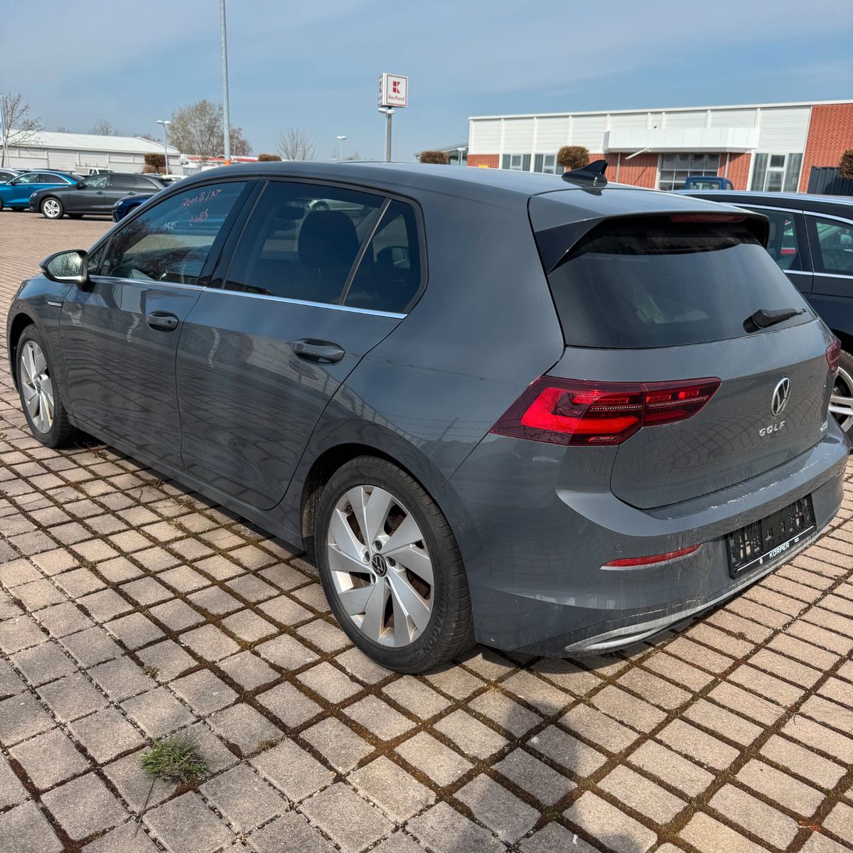 Volkswagen Golf VIII Lim. Style 1.5 eTSI - Samsaru's Car Outlet