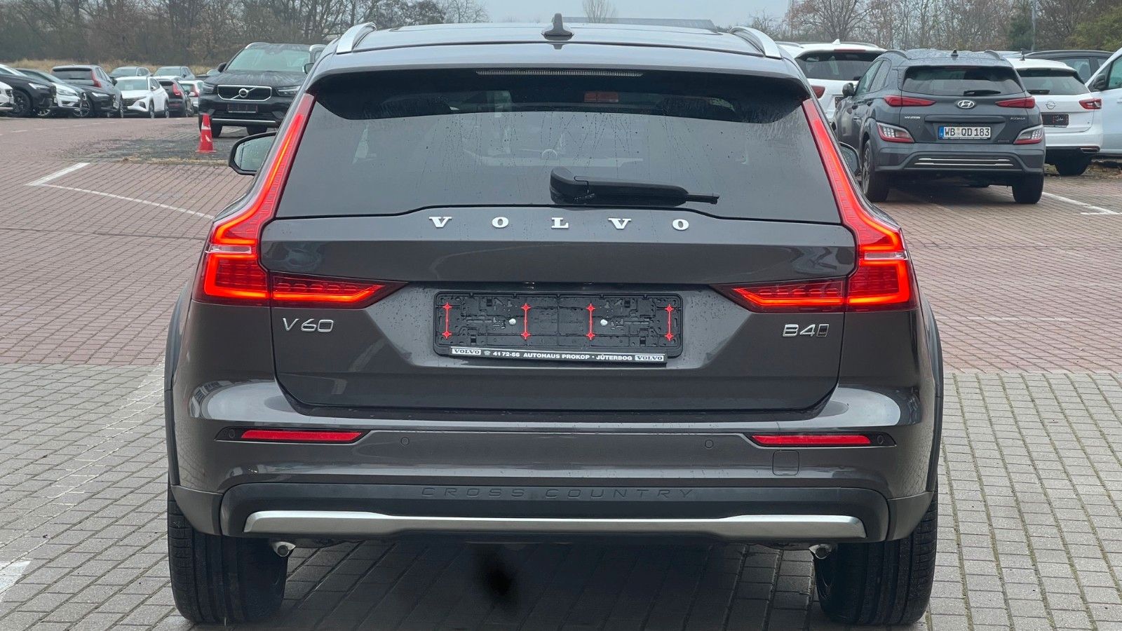 Volvo V60 CC B4 D Ultimate AWD*B&W*360°*SH*MASSAGE*