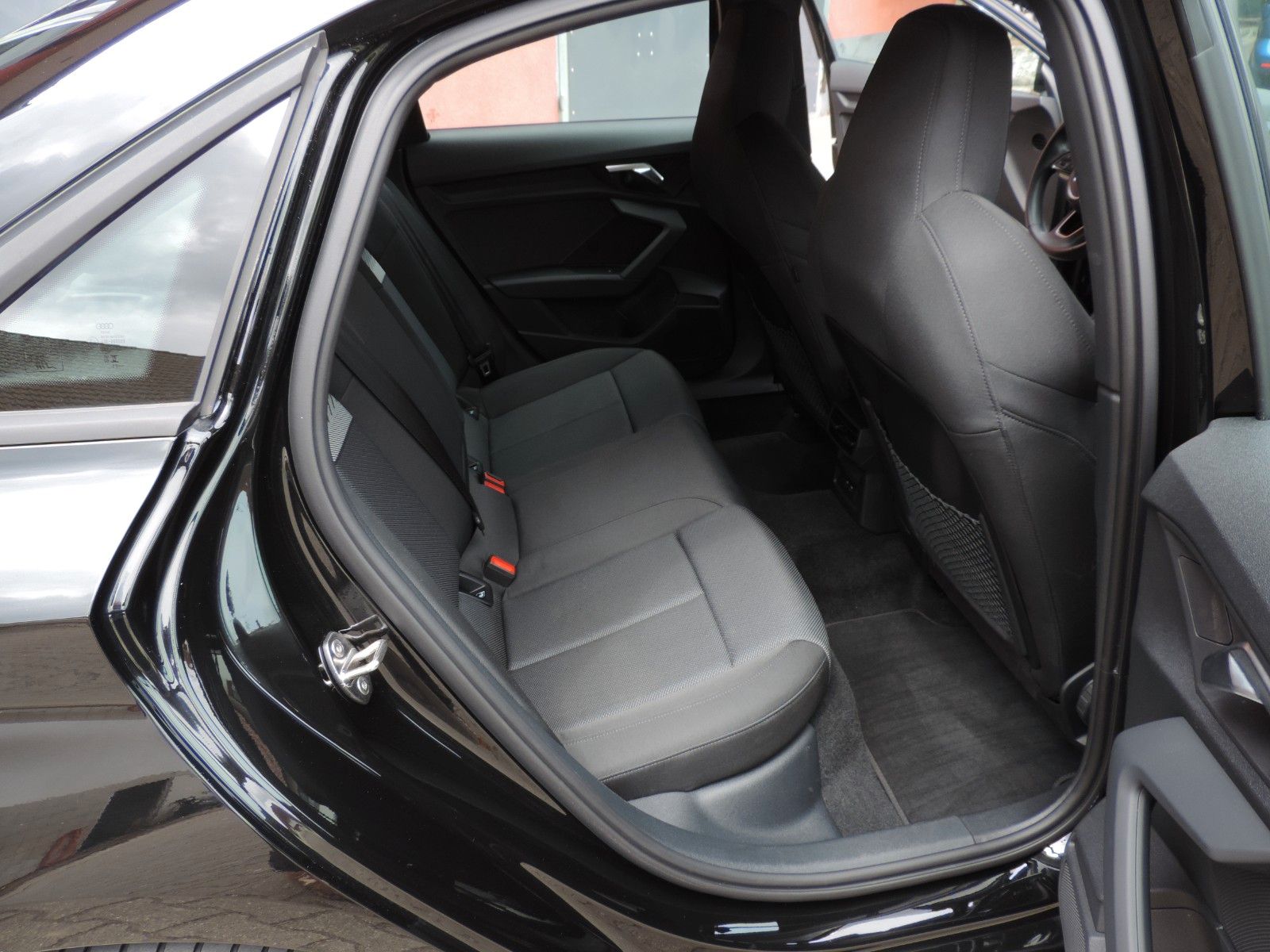 Audi A3 Limousine 40 TFSI quattro S line - Samsaru's Car Outlet